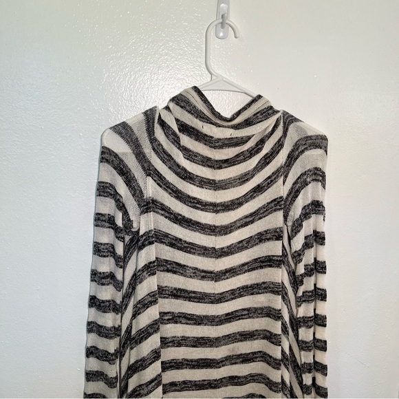 Volcom Crystal Moon Wrap Sweater Cream Gray Stripes - Picture 7 of 10